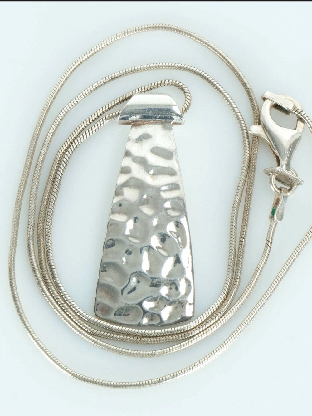Silpada Sterling Silver Hammered Tie Shaped Pendant Necklace 3145 - Picture 2 of 4